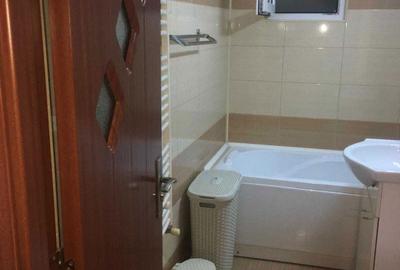 Apartament cu 2 camere decomandat în Tractorul - 7