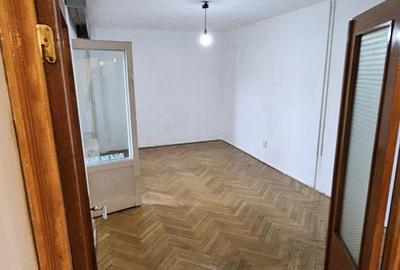 Apartament cu 3 camere decomandat în Dacia - 10
