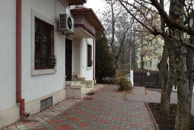 Aviatiei - inchiriere casa cu curte - 1