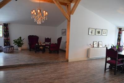 Apartament cu sase camere situat in Predeal - 7