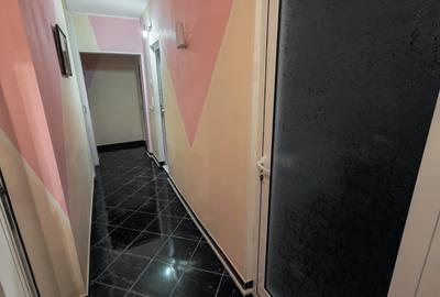 Apartament cu 2 camere decomandat în - 8