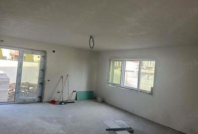 Casă cu 5 camere cu Teren 404 Mp în Km 5