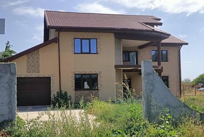 Casă cu 5 camere cu Teren 700 Mp în Unirea - 5