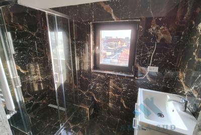 Casă individuală cu 15 camere cu Canalizare în Apărătorii Patriei - 24