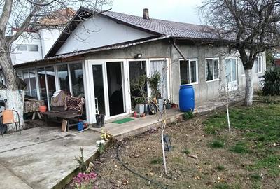 Casă cu 4 camere cu Teren 500 Mp în Ostroveni - 1