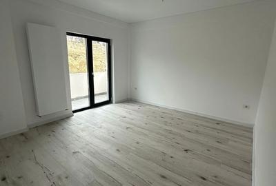 Garsonieră decomandată în Bucium - 1
