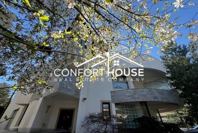 Duplex cu 7 camere cu Canalizare în Iancu Nicolae