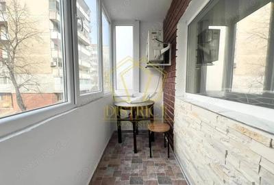 Apartament cu 3 camere decomandat în Complex Studențesc