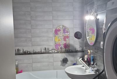Apartament cu 2 camere decomandat în Tractorul - 8