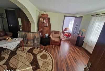 Casă cu 4 camere cu Teren 140 Mp în Blejoi - 2