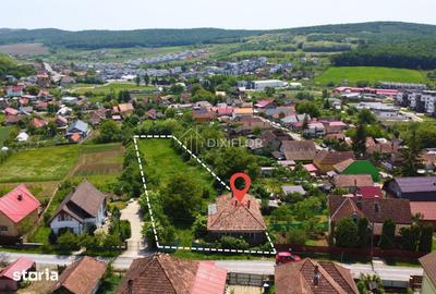 Casă cu 4 camere cu Teren 2625 Mp în Central