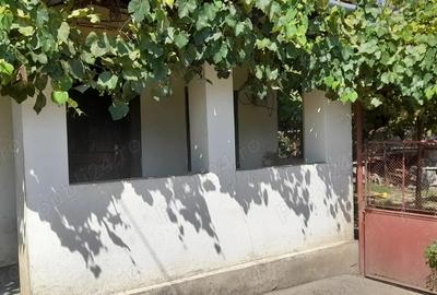 Casa de vanzare centrala in Devade va