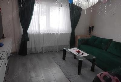 Apartament cu 3 camere decomandat în Crucea - 3