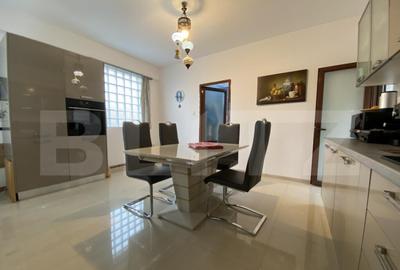 Casă cu 4 camere cu Teren 180 Mp în Cetate - 1