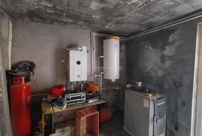 Petrosnita, Casa la Curte cu Garaj si Teren de 900 Mp - 7