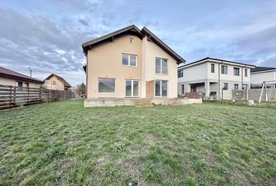 Casă cu 3 camere cu Teren 309 Mp în Moșnița Nouă