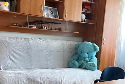 Vand apartament 3 camere, bdul Chimiei, et 2 4 Vand apartament 3 camere, bdul Chimiei, et 2 4 - 5