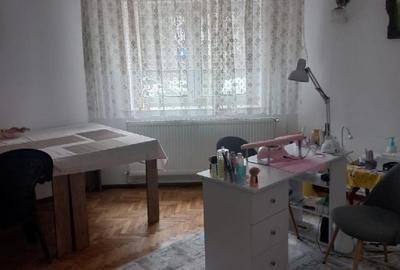 Casă individuală cu 5 camere cu Teren 170 Mp în Casa de Cultură - 2