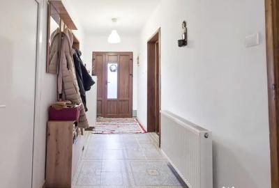 Casă cu 7 camere cu Canalizare în Dragomirești-Deal - 7