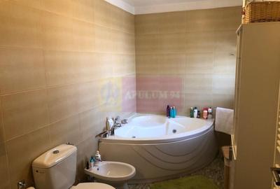 Casă individuală cu 5 camere cu Canalizare în Central - 18