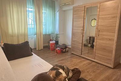 Apartament cu 3 camere semidecomandat, mobilat în Brâncoveanu