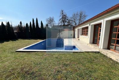 Casă individuală cu 12 camere cu Piscina în Cristian