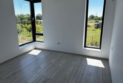 PERIS - strada Apusului . Duplex 169000 Euro