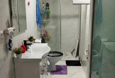 Schimb casa cu apartament 3 camere - 1