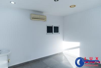 ID 8233 DE INCHIRIAT - Spatiu comercial pe 2 etaje - 16