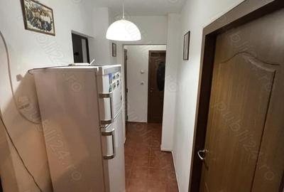 Garsonieră decomandată în Eroii Revoluției - 2