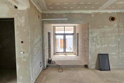 Casă cu 5 camere în Central - 2