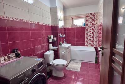 Apartament cu 3 camere decomandat în Poarta 6 - 6