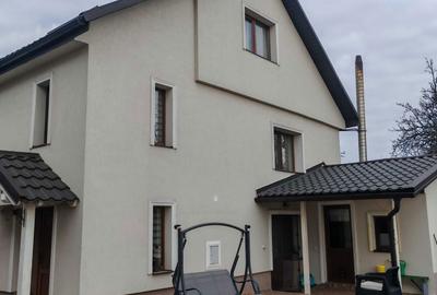 Casă cu 3 camere în Central - 1