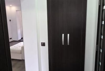 Apartament cu 3 camere semidecomandat, mobilat în Micro 9 - 13