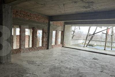 Casa spa?ioasa cu poten?ial imens in inima ora?ulu - 5