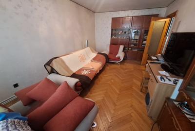 GARA SCOALA BARSANESCU 3 CAMERE DECOMANDAT 74 MP BLOC 1980 COD 158760 - 4