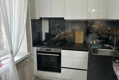 Apartament cu 2 camere decomandat în Berceni