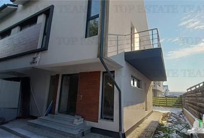 Duplex cu 4 camere cu Canalizare în Central - 2