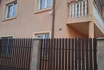 Casă cu 5 camere în Central - 1