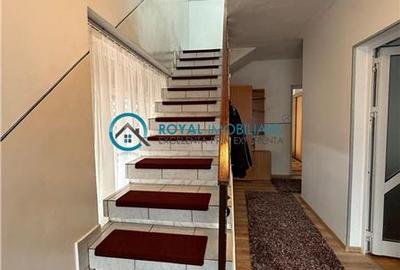 Casă individuală cu 8 camere cu Canalizare în Păulești - 11