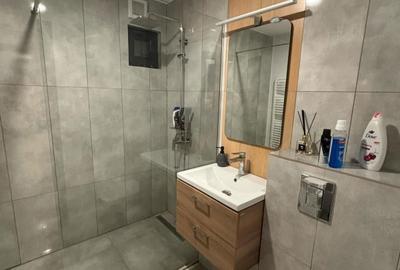 Apartament cu 2 camere decomandat în Steaua