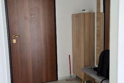 Apartament cu 2 camere semidecomandat, mobilat în Tractorul - 9
