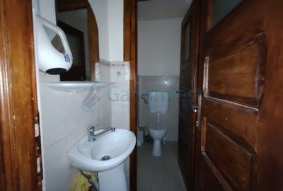 Spațiu comercial, de 382 mp, în Central - 9