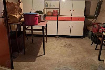 Casă cu 5 camere în 14 Mai - 14