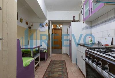 Apartament cu 4 camere decomandat în 9 Mai - 15