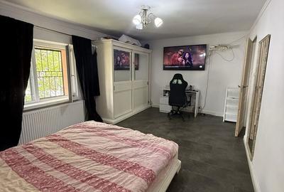 Casă cu 3 camere decomandat în Malu Mare - 2