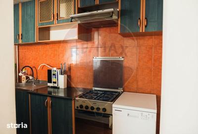 Casă cu 8 camere cu Teren 946 Mp în Central - 1