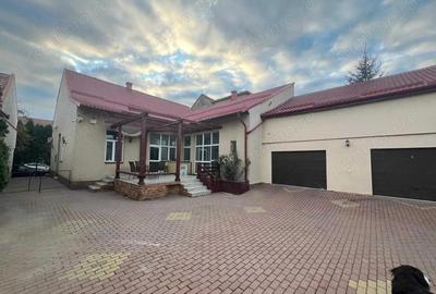 Casă cu 8 camere în Ultracentral - 2