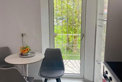 Apartament cu 3 camere decomandat în Central - 4