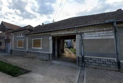 Casă cu 6 camere în Finiș - 2